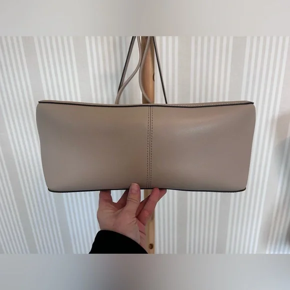 Banana Republic Leather Large East-West Tote in taupe with a lime interior - Picture 5 of 11